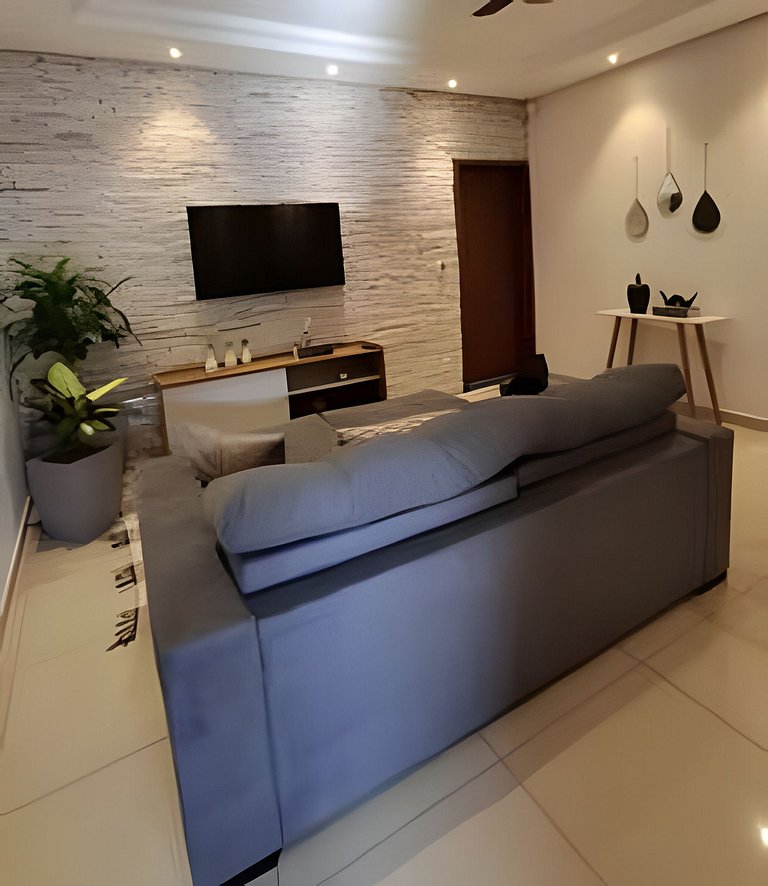 Proximo ao aeroporto, a 5 minutos do centro, px ao hospital.