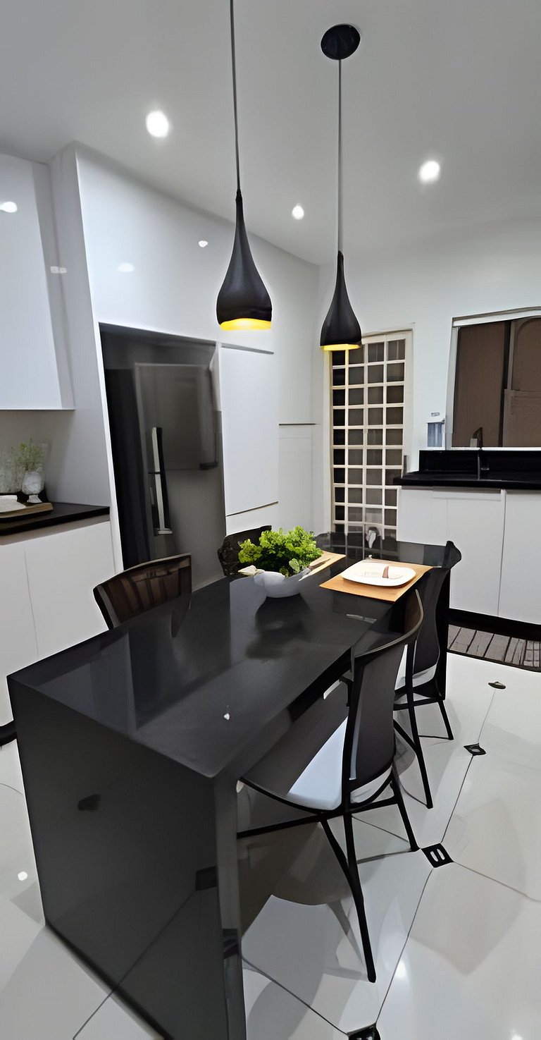 Proximo ao aeroporto, a 5 minutos do centro, px ao hospital.