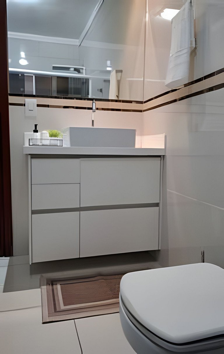 Proximo ao aeroporto, a 5 minutos do centro, px ao hospital.