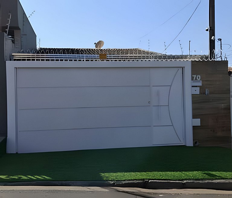 Proximo ao aeroporto, a 5 minutos do centro, px ao hospital.