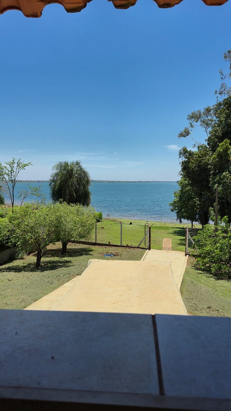 Casa de Campo, com acesso ao Rio Paraná, Com café da manhã.