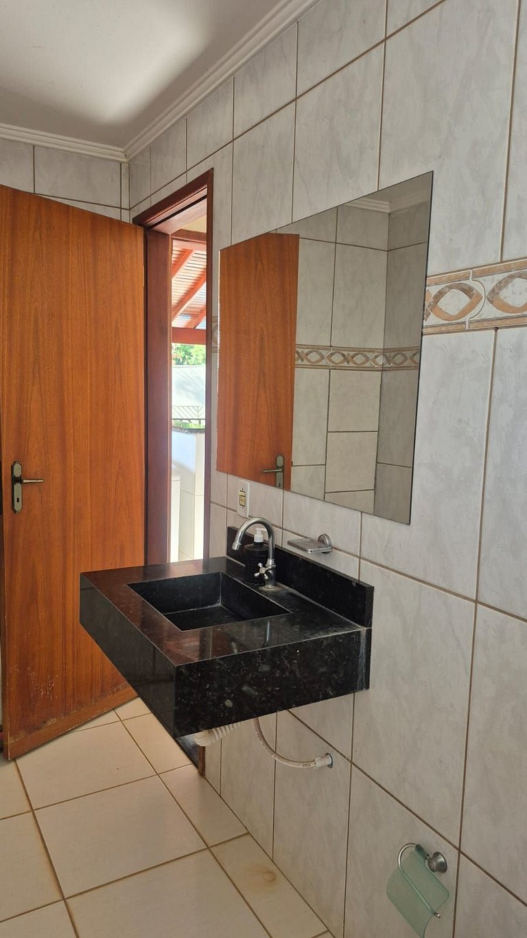 Casa de Campo, com acesso ao Rio Paraná, Com café da manhã.