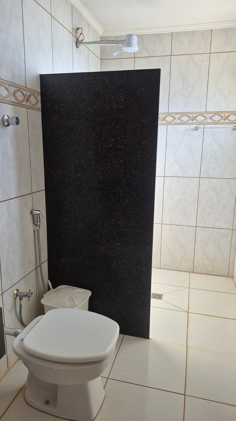 Casa de Campo, com acesso ao Rio Paraná, Com café da manhã.