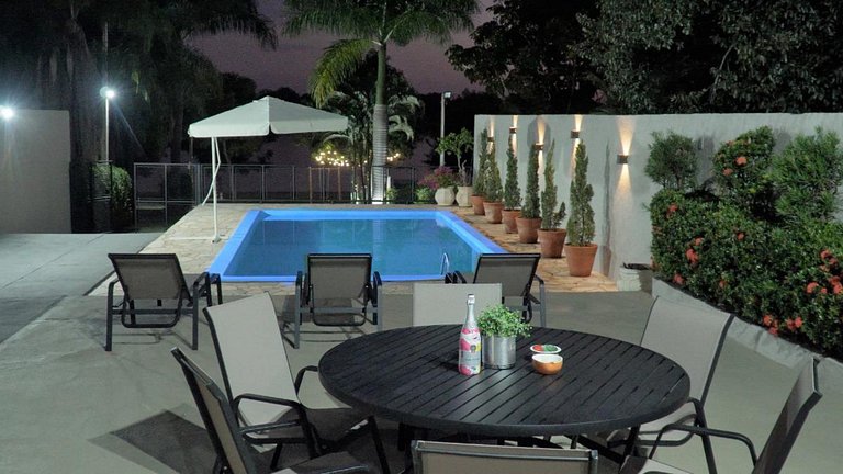 Rancho à Beira do Rio- Piscina e Acesso para Embarcações