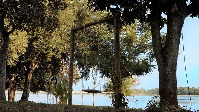 Rancho à Beira do Rio- Piscina e Acesso para Embarcações