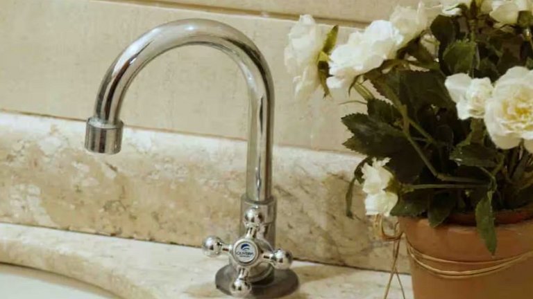 Rancho à Beira do Rio- Piscina e Acesso para Embarcações