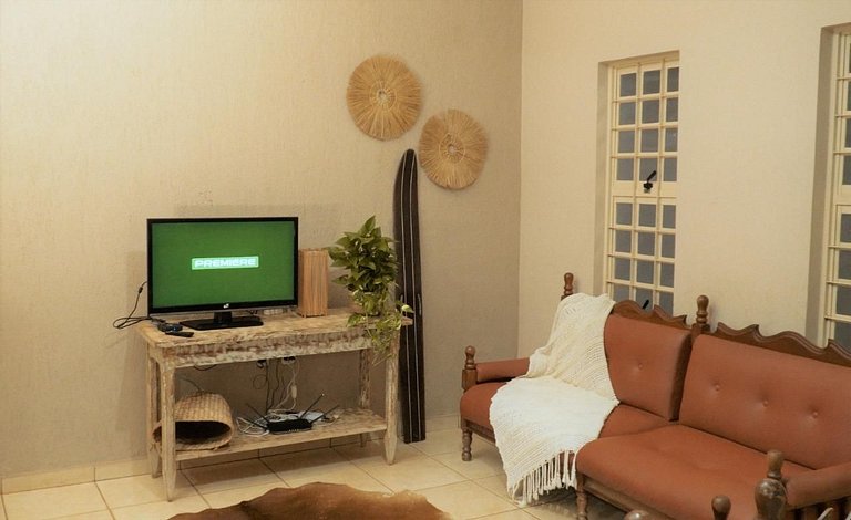 Rancho à Beira do Rio- Piscina e Acesso para Embarcações