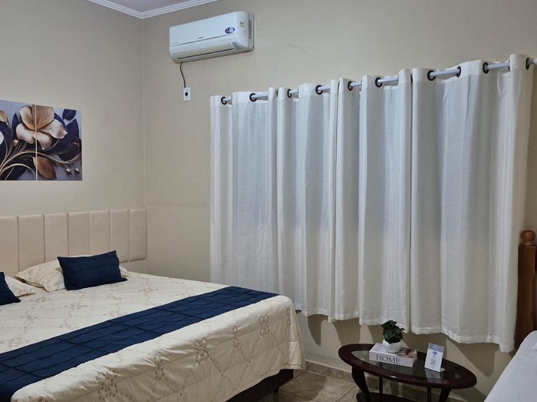 Casa de Campo, com acesso ao Rio Paraná, Com café da manhã.