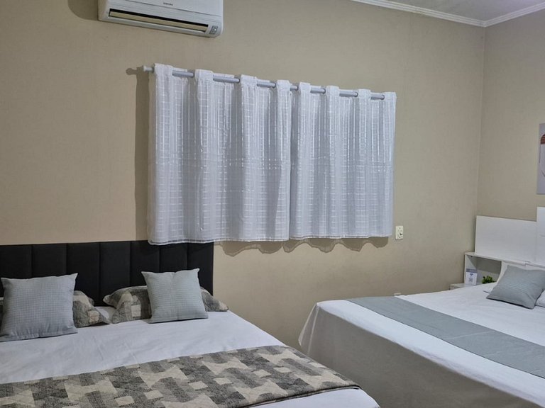 Casa de Campo, com acesso ao Rio Paraná, Com café da manhã.