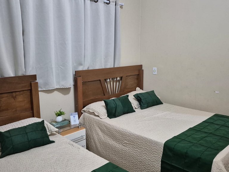 Casa de Campo, com acesso ao Rio Paraná, Com café da manhã.