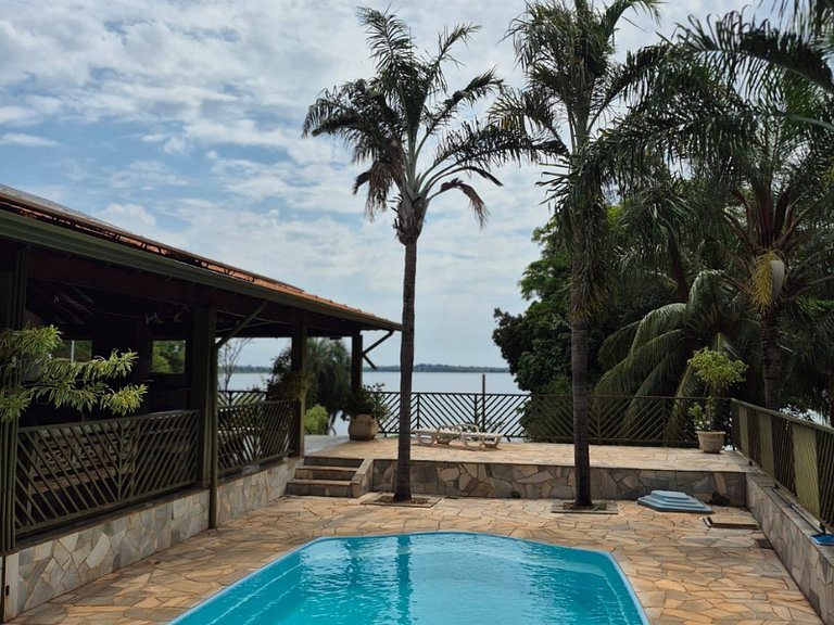 Casa de Campo, com acesso ao Rio Paraná, Com café da manhã.