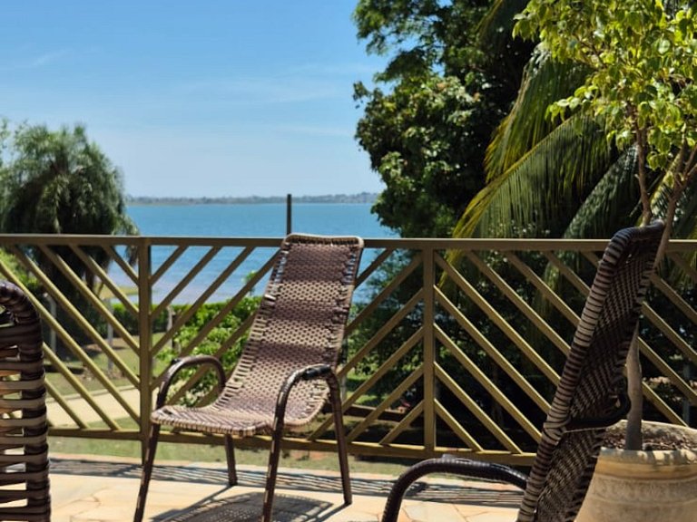 Casa de Campo, com acesso ao Rio Paraná, Com café da manhã.