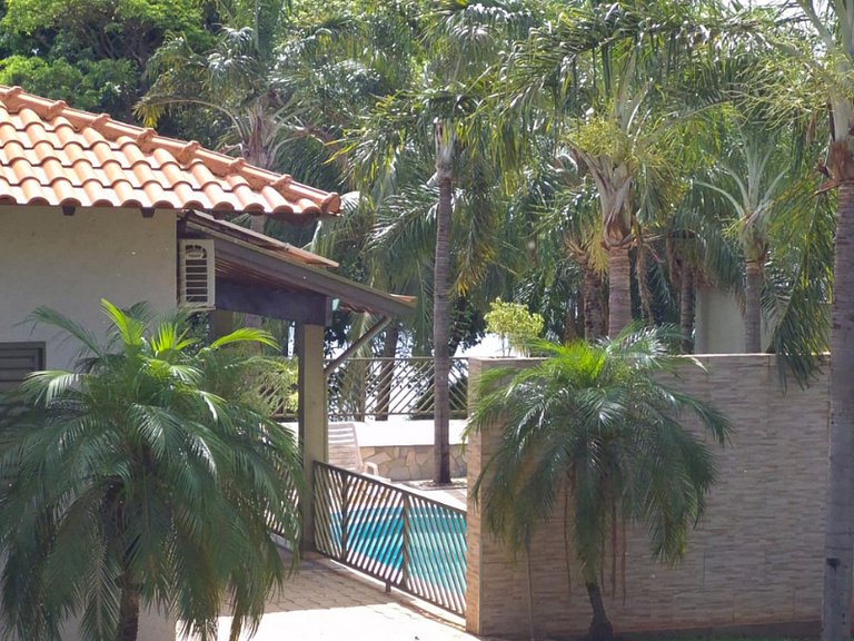 Casa de Campo, com acesso ao Rio Paraná, Com café da manhã.