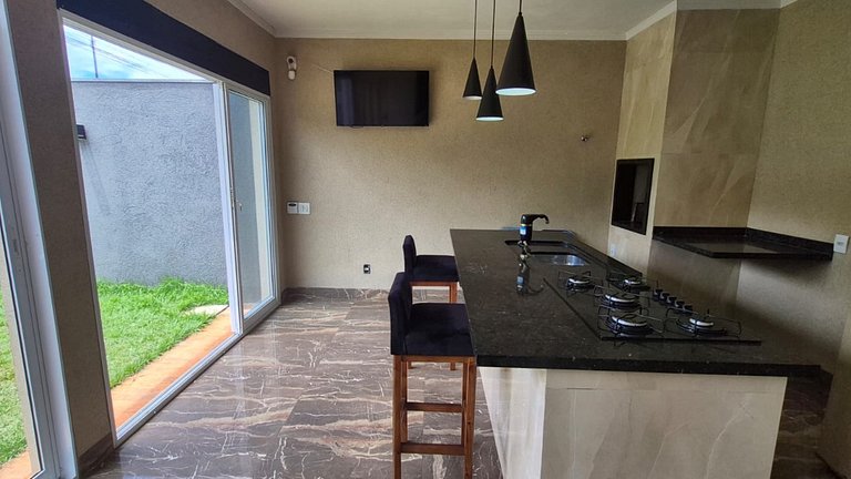 Casa com Piscina, churrasqueira Wi-Fi, São josé do Rio Preto