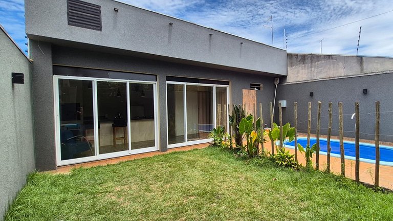 Casa Privativa-Piscina Aquecida e churrasqueira.