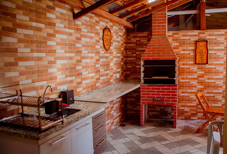 Chalé em Resort Catarina Home Club, Conforto, piscina e laze