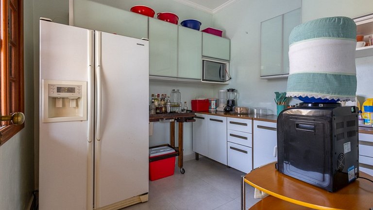 Casa com Piscina e Cascata no Morada da Praia