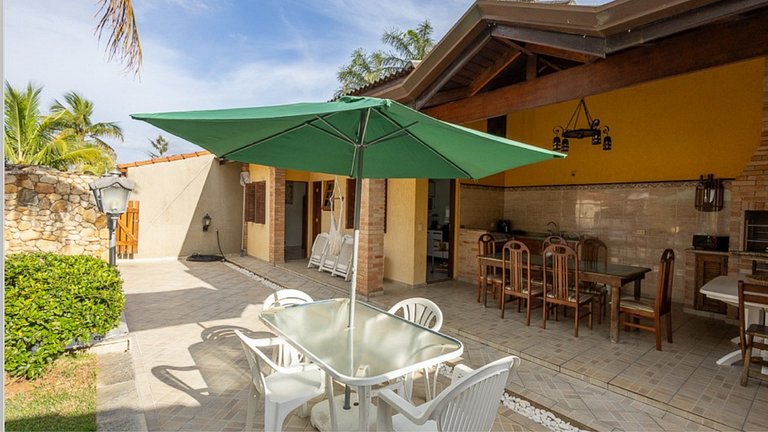 Casa com Piscina e Cascata no Morada da Praia