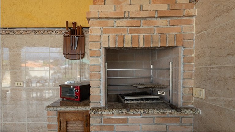 Casa com Piscina e Cascata no Morada da Praia