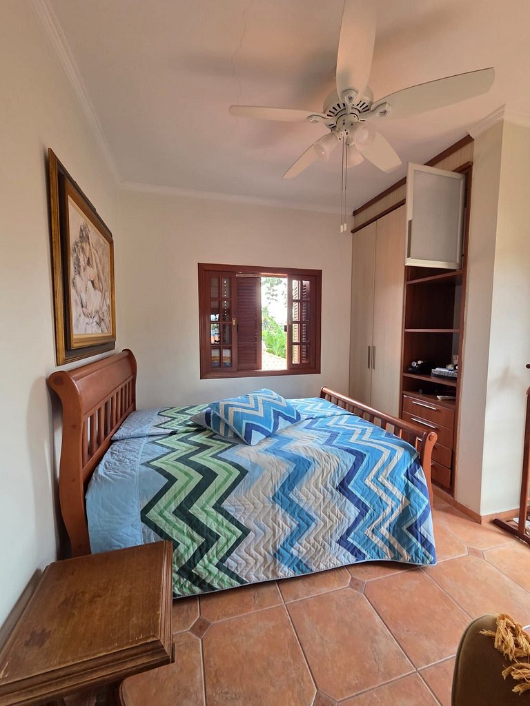 Casa com Piscina e Cascata no Morada da Praia