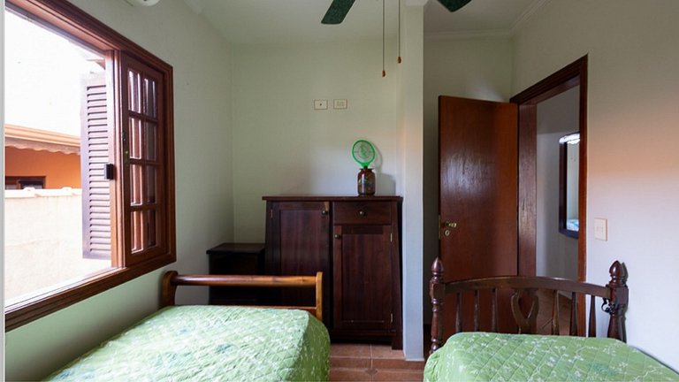 Casa com Piscina e Cascata no Morada da Praia