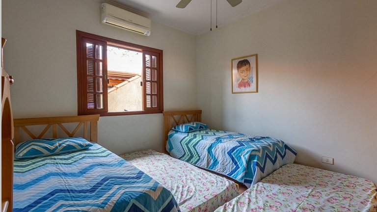 Casa com Piscina e Cascata no Morada da Praia