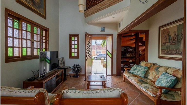 Casa com Piscina e Cascata no Morada da Praia