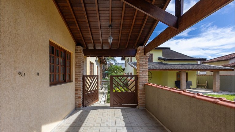 Casa com Piscina e Cascata no Morada da Praia