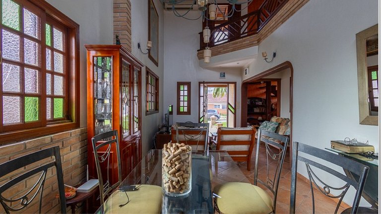 Casa com Piscina e Cascata no Morada da Praia