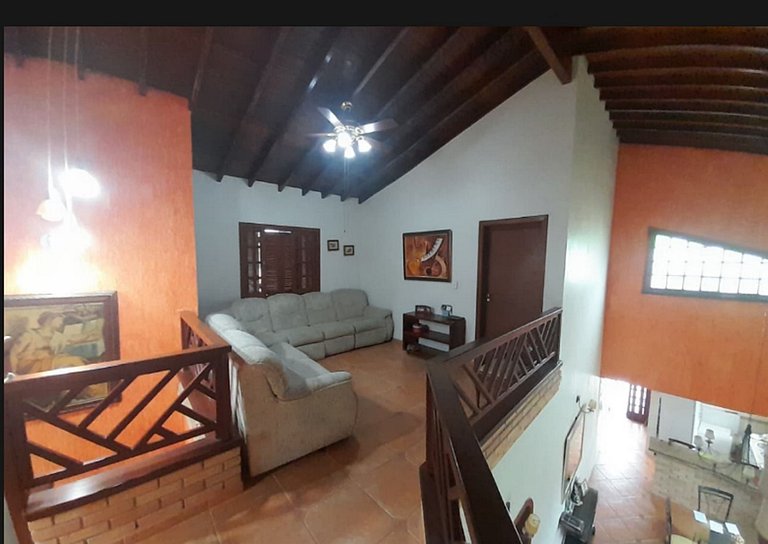 Casa com Piscina e Cascata no Morada da Praia