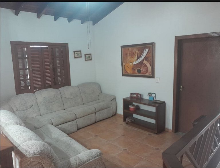 Casa com Piscina e Cascata no Morada da Praia