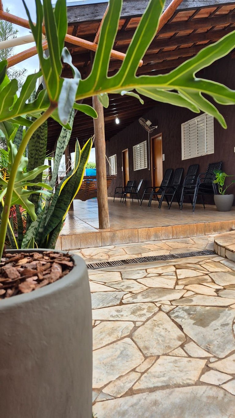 Suíte Privativa c/ Ar, TV e Banheiro | Até 6 Hóspedes