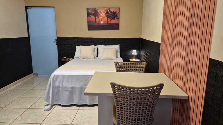 Suíte com cafe da manhã, , TV, piscina e churrasqueira.