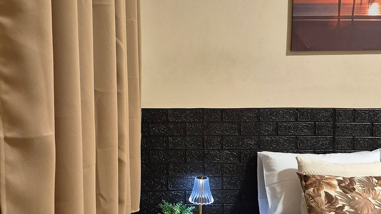 Suíte com cafe da manhã, , TV, piscina e churrasqueira.