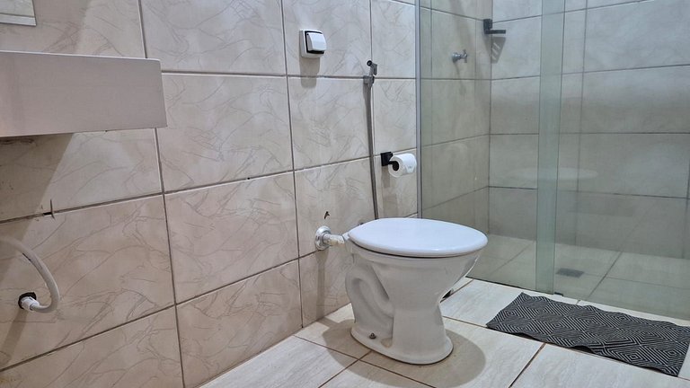 Suíte Econômica com Piscina em Rubinéia para 3 Hóspedes