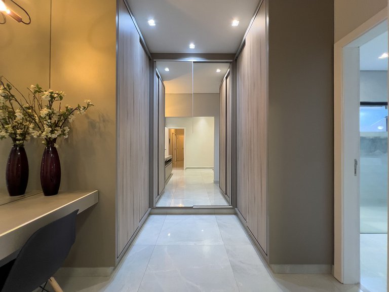 Casa  Climatizada, 3 Suítes, Piscina, Área Gourmet