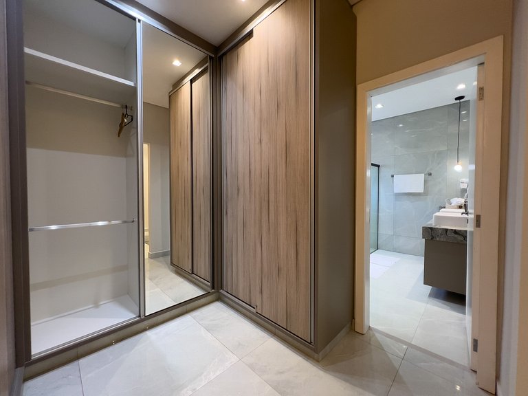 Casa  Climatizada, 3 Suítes, Piscina, Área Gourmet