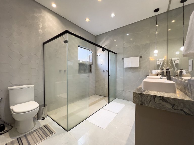 Casa  Climatizada, 3 Suítes, Piscina, Área Gourmet
