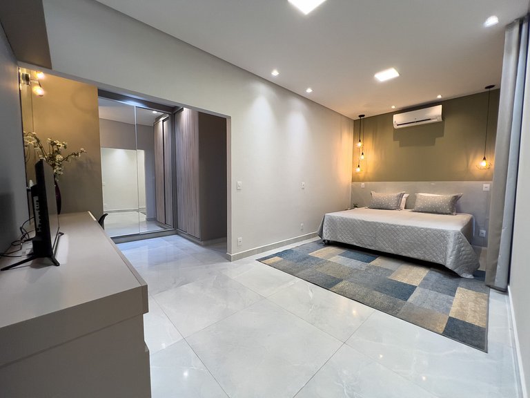 Casa  Climatizada, 3 Suítes, Piscina, Área Gourmet