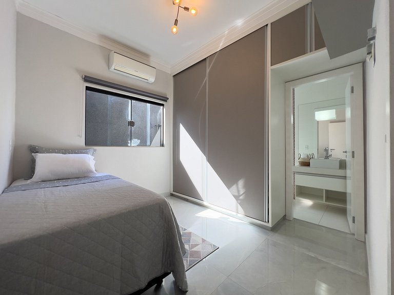 Casa  Climatizada, 3 Suítes, Piscina, Área Gourmet