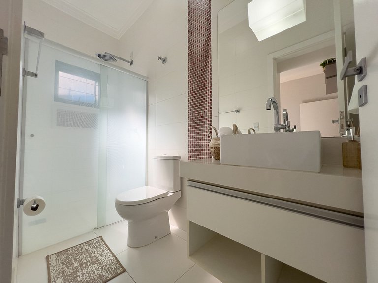 Casa  Climatizada, 3 Suítes, Piscina, Área Gourmet