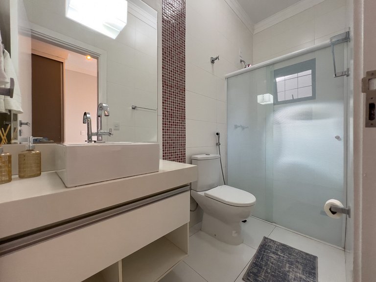 Casa  Climatizada, 3 Suítes, Piscina, Área Gourmet