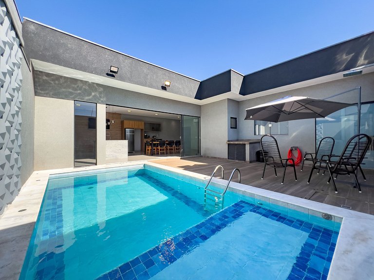 Casa  Climatizada, 3 Suítes, Piscina, Área Gourmet