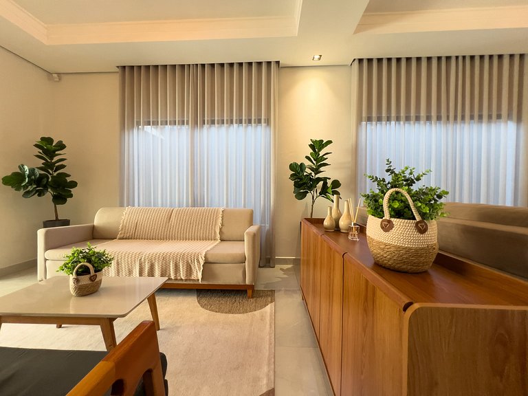 Casa  Climatizada, 3 Suítes, Piscina, Área Gourmet