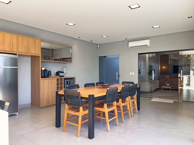 Casa  Climatizada, 3 Suítes, Piscina, Área Gourmet