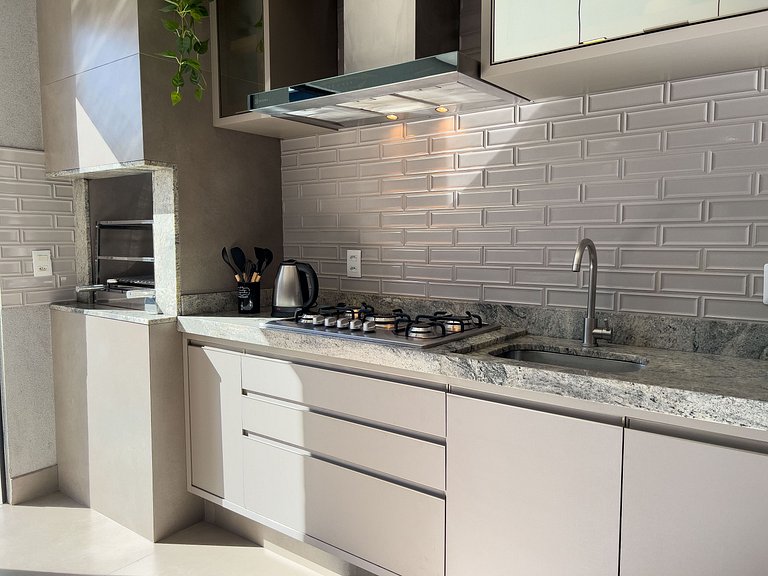 Casa  Climatizada, 3 Suítes, Piscina, Área Gourmet