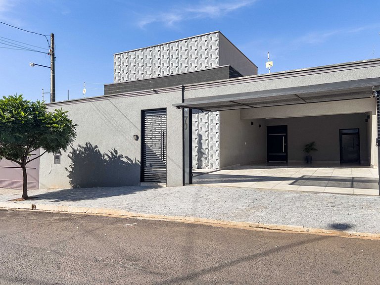 Casa  Climatizada, 3 Suítes, Piscina, Área Gourmet