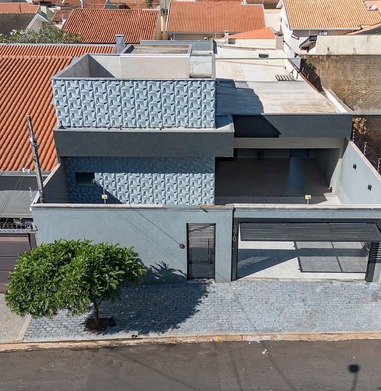Casa  Climatizada, 3 Suítes, Piscina, Área Gourmet