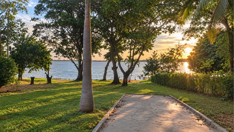 Rancho à Beira do Rio Paraná | Piscina e Natureza