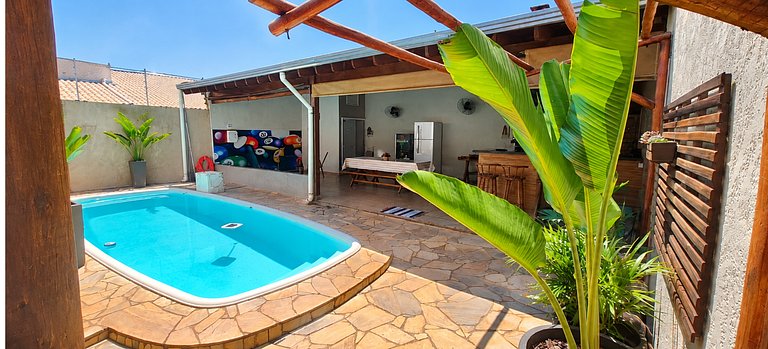 Suíte Econômica com Piscina em Rubinéia para 3 Hóspedes